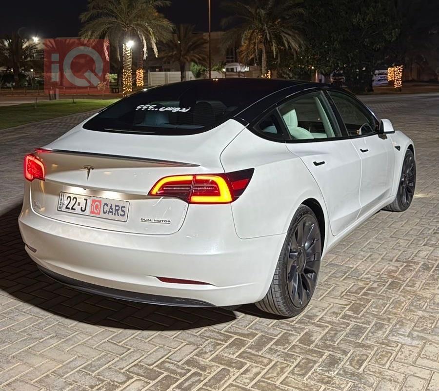 تێسلا مۆدێل 3